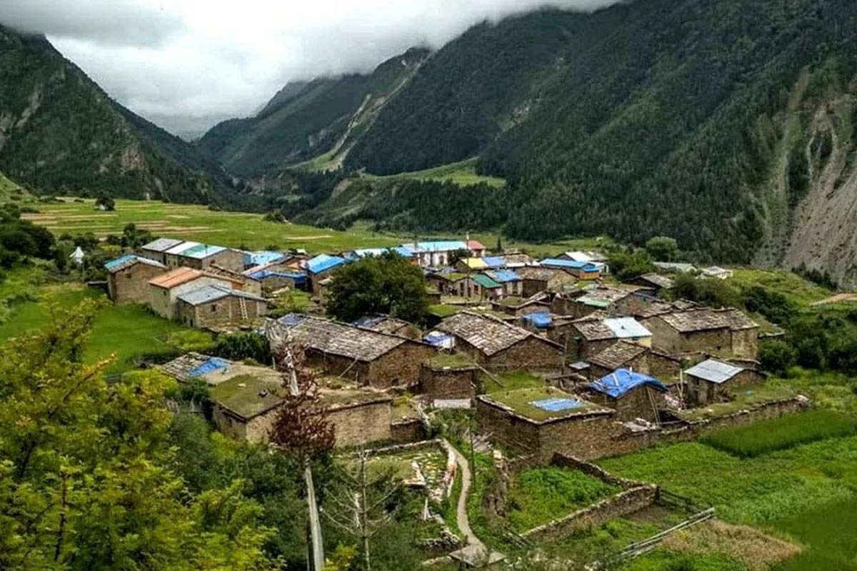 तिंकरका स्थानीयवासी गाउँ पुगे, प्रहरी सदरमुकाममै