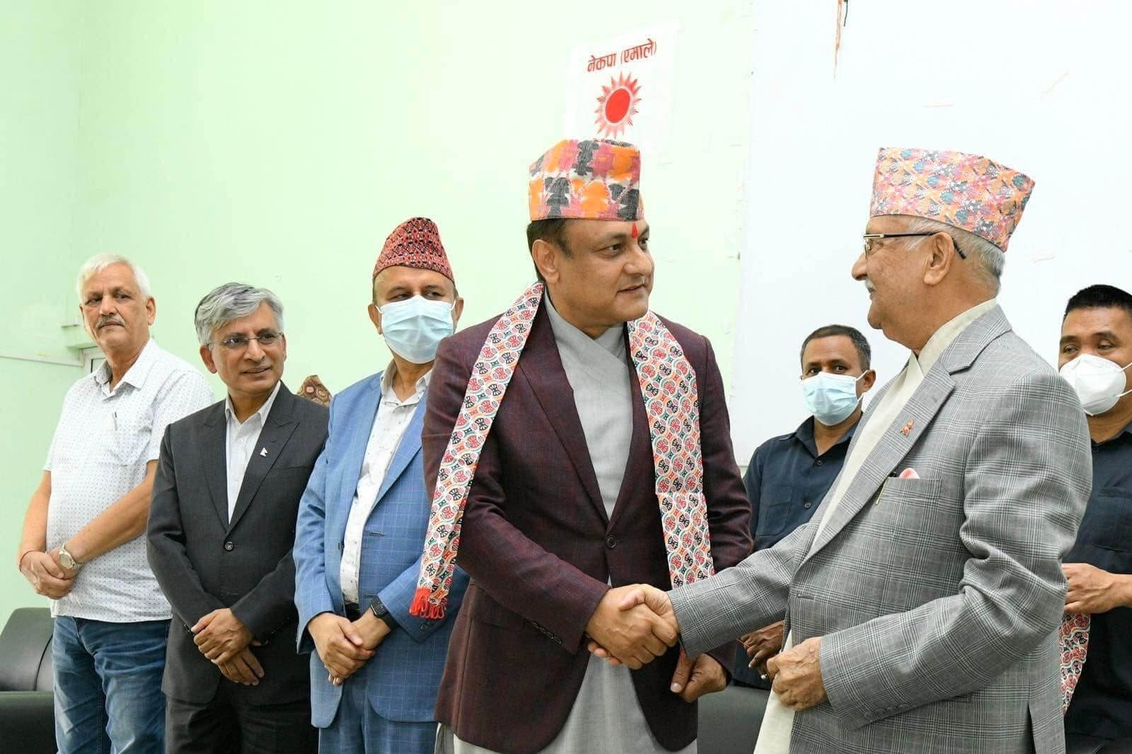 ७ जना प्रधानमन्त्री फेरेँ, ओली जत्तिको राजनेता कोही भेटिनँ : सर्वेन्द्र खनाल