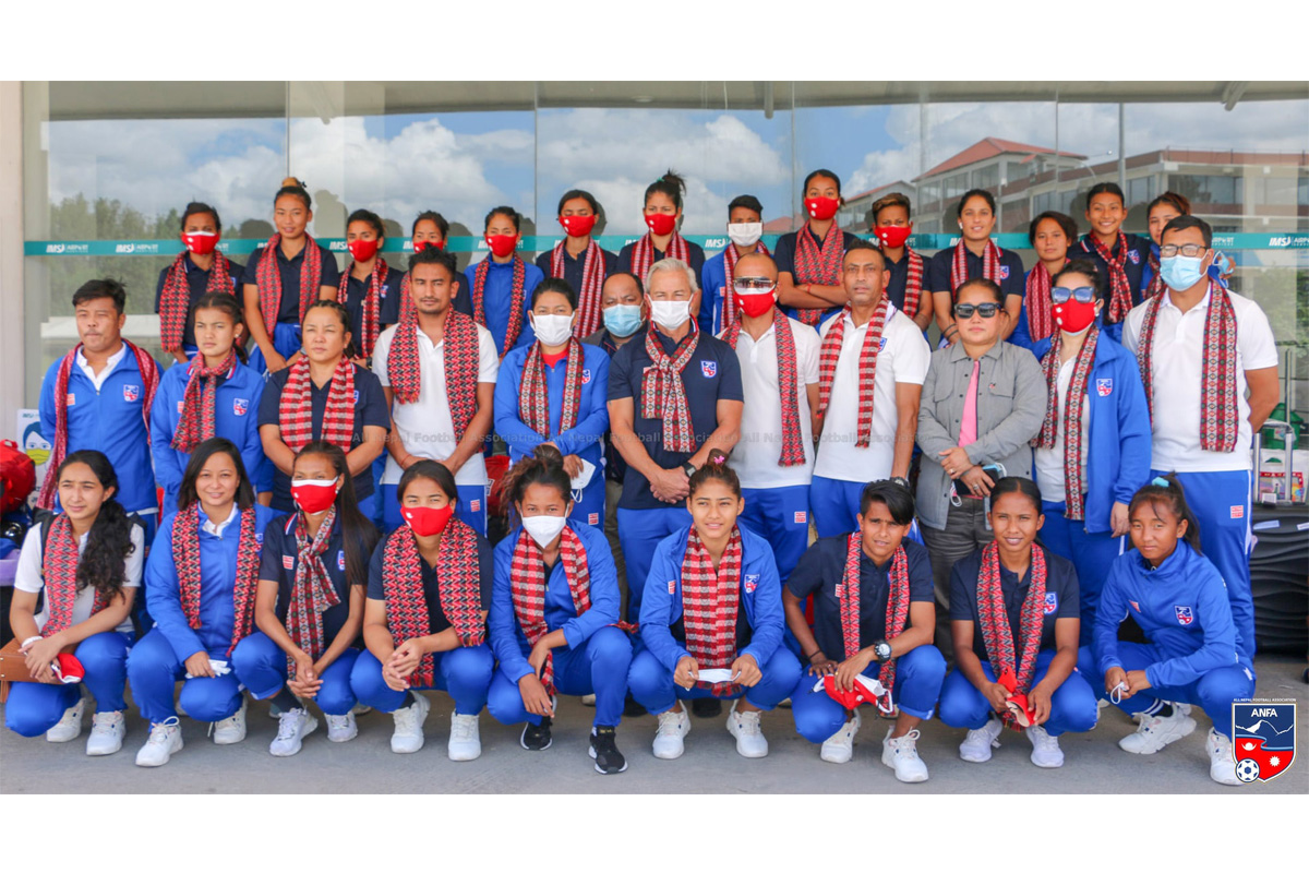 स्वदेश फर्कियो नेपाली महिला फुटबल टिम