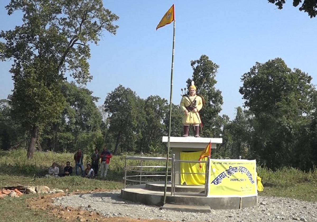 उभौली पर्वको अवसरमा किराँत राजा यलम्बरको सालिक अनावरण