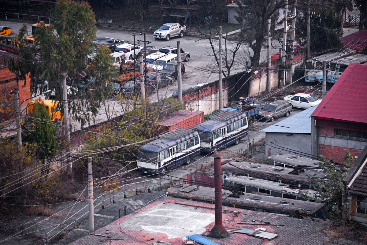 थोत्रा गाडीले कुरूप देखिन्छ सरकार [फोटोफिचर]