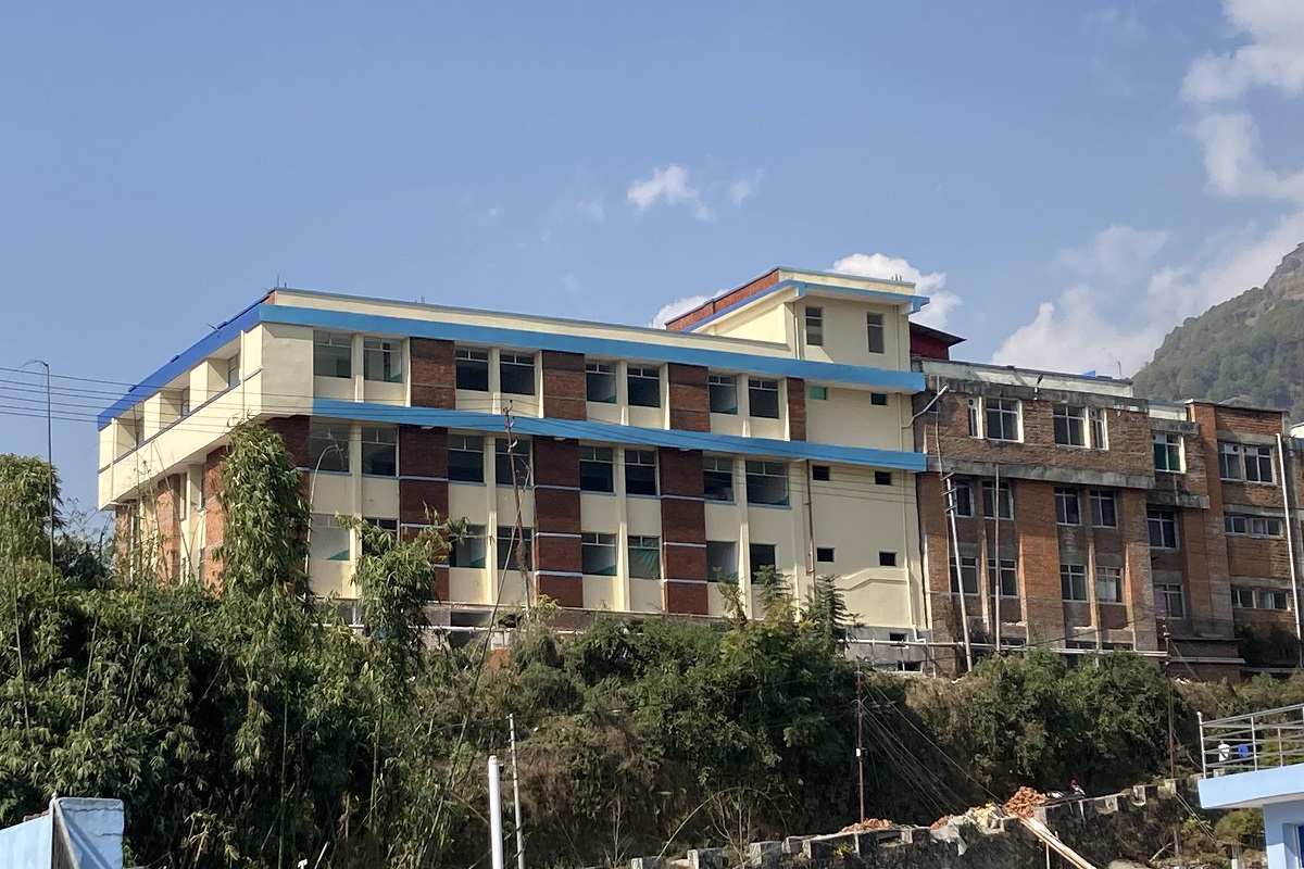 आठ वर्षमा बन्दै धवलागिरि अस्पतालको भवन